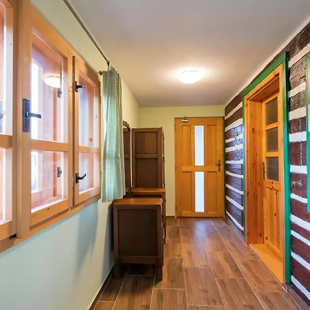 Holiday home Drevenica 11 *